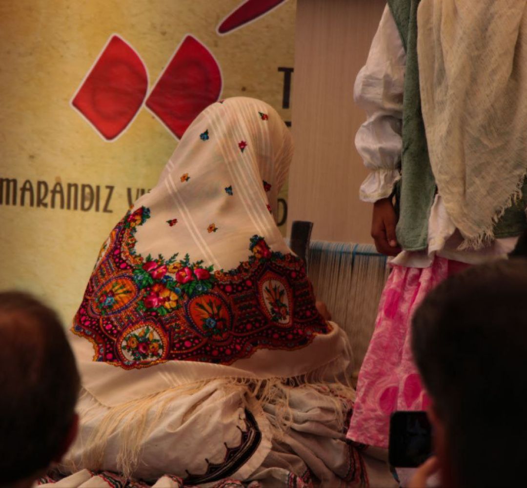 جشنواره فرش دستباف مرندیز در بجستان برگزار شد
